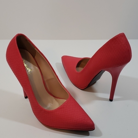 Qupud~Size 7~Pink High Heel Shoes NEW - Picture 1 of 8